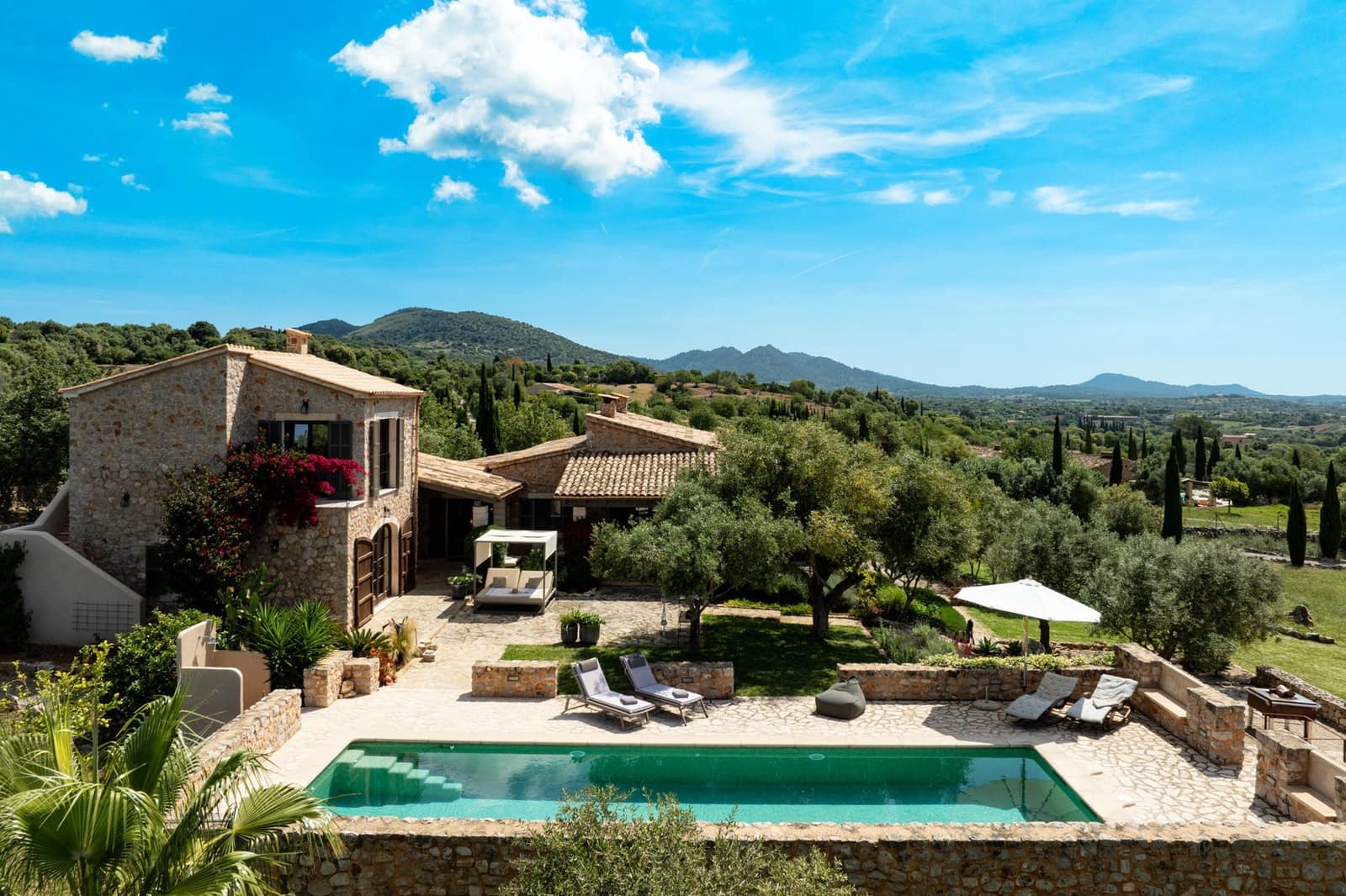 3 soveværelse Villa til salg i Sant Llorenc des Cardassar med swimmingpool - € 2.490.000 (Ref: 9142108)