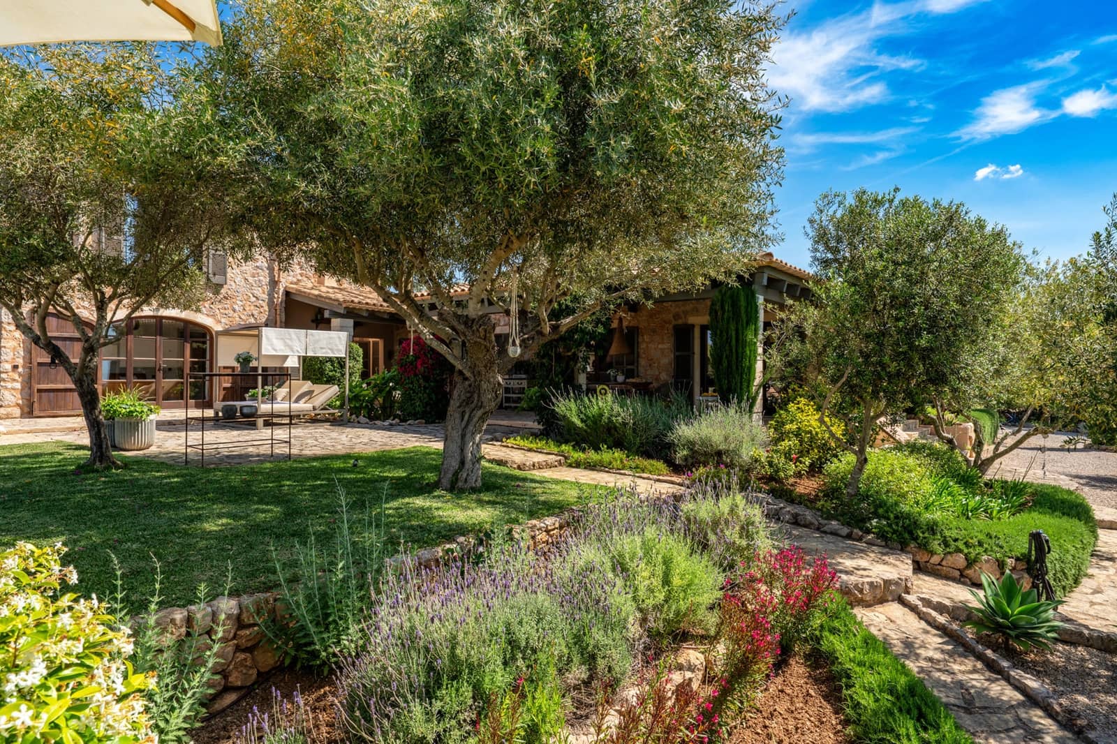 3 soveværelse Villa til salg i Sant Llorenc des Cardassar med swimmingpool - € 2.490.000 (Ref: 9142108)