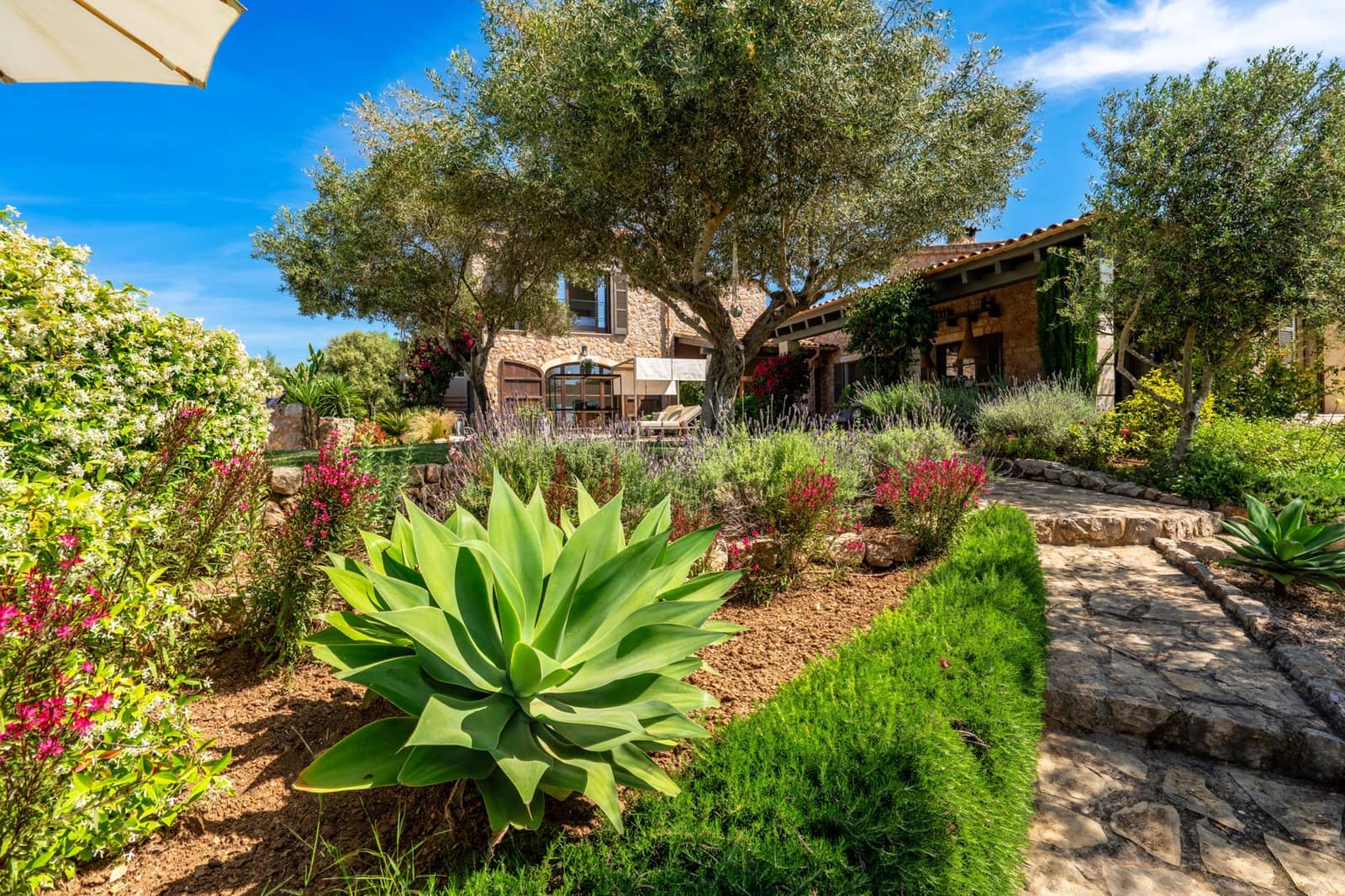 3 soveværelse Villa til salg i Sant Llorenc des Cardassar med swimmingpool - € 2.490.000 (Ref: 9142108)