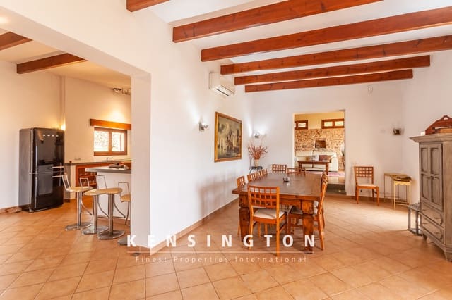 5 slaapkamer Villa te koop in Cala Murada, Manacor met zwembad - € 1.750.000 (Ref: 9188728)