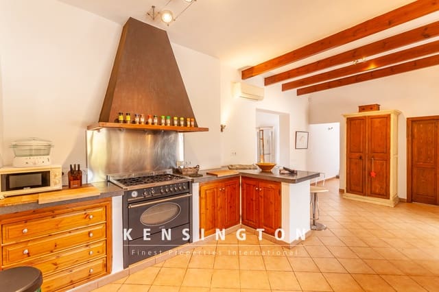 5 slaapkamer Villa te koop in Cala Murada, Manacor met zwembad - € 1.750.000 (Ref: 9188728)