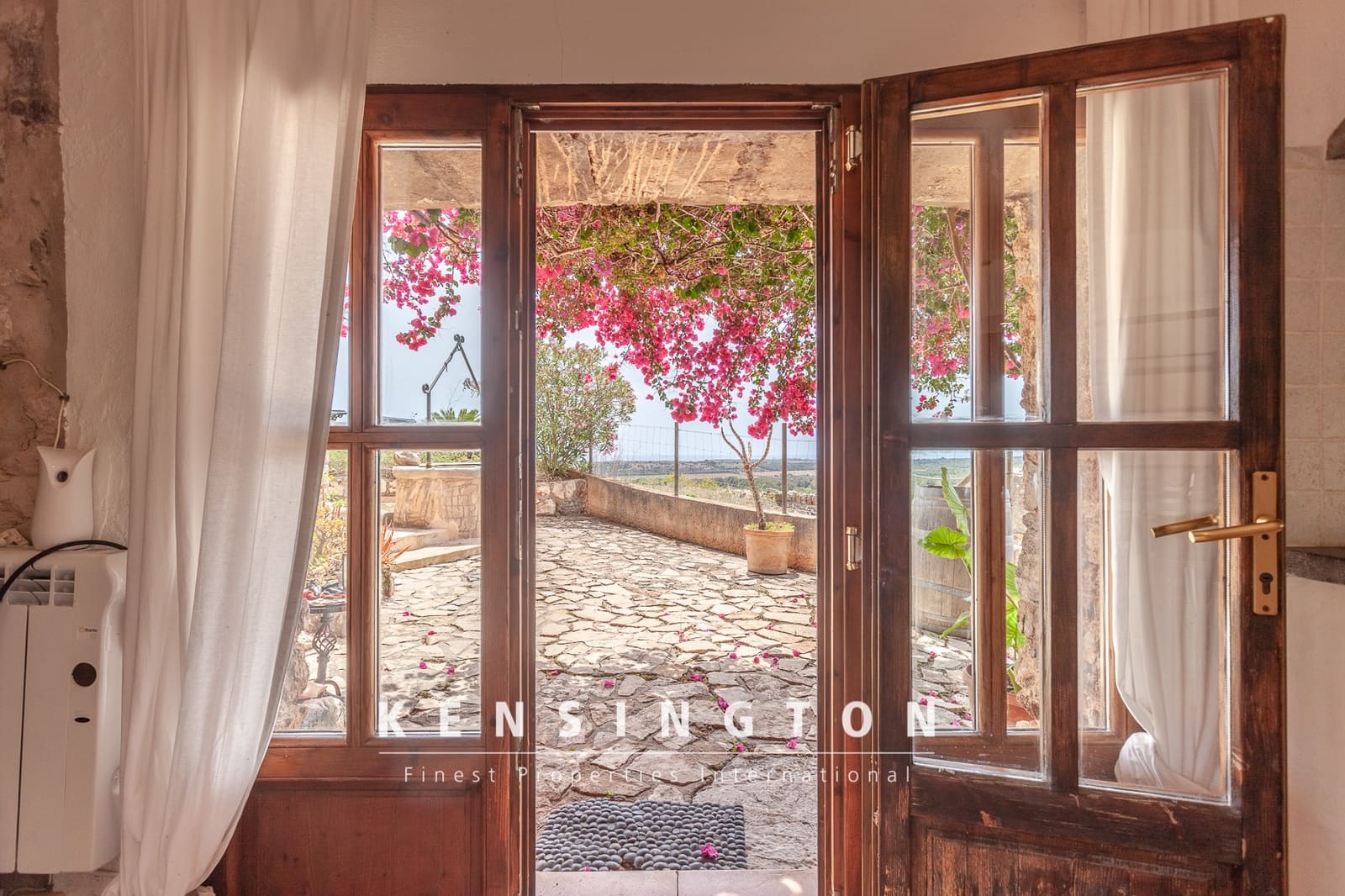 5 slaapkamer Villa te koop in Cala Murada met zwembad - € 1.750.000 (Ref: 9188728)