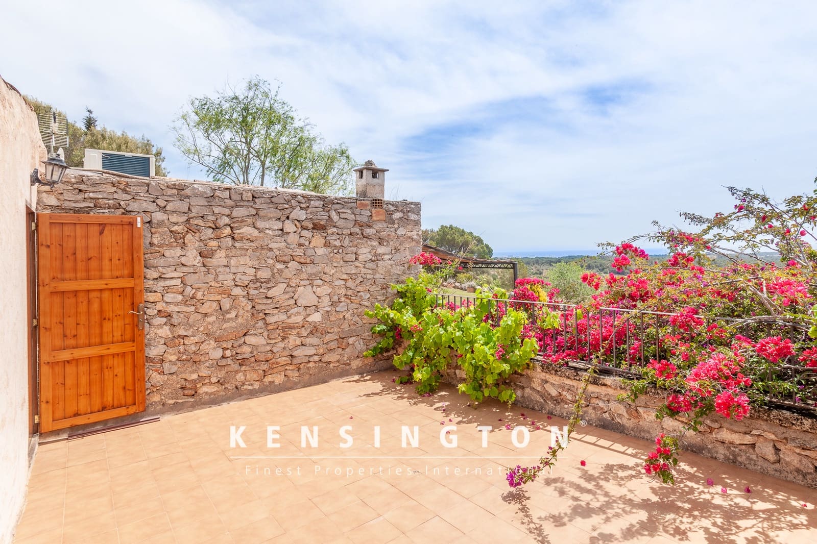 5 slaapkamer Villa te koop in Cala Murada met zwembad - € 1.750.000 (Ref: 9188728)