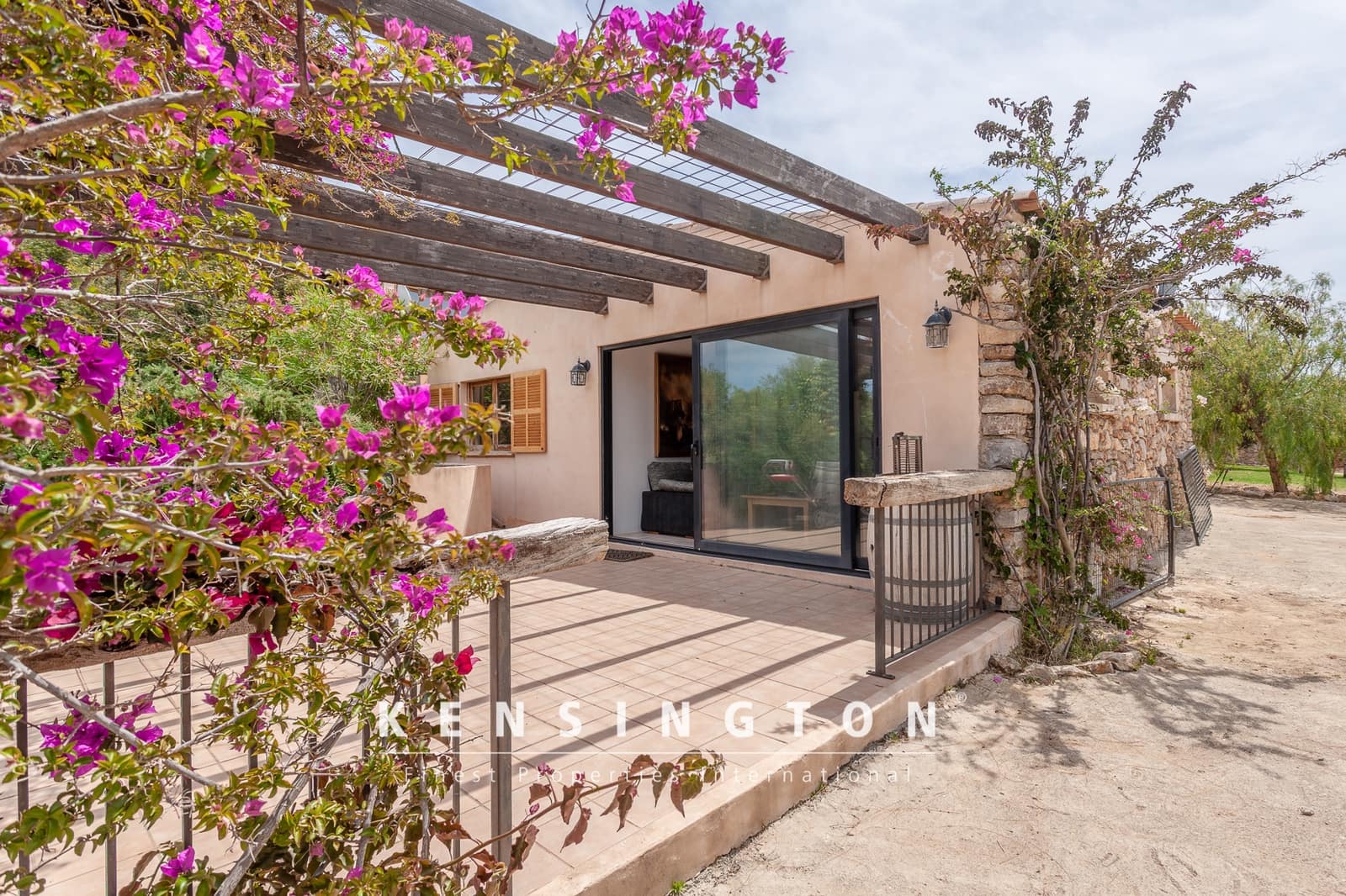 5 slaapkamer Villa te koop in Cala Murada met zwembad - € 1.750.000 (Ref: 9188728)