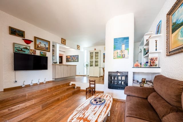 2 bedroom Apartment for sale in Portocristo / Port de Manacor, Manacor with pool - € 450,000 (Ref: 9267607)