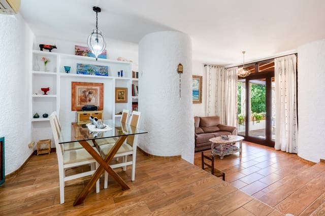 2 bedroom Apartment for sale in Portocristo / Port de Manacor, Manacor with pool - € 450,000 (Ref: 9267607)