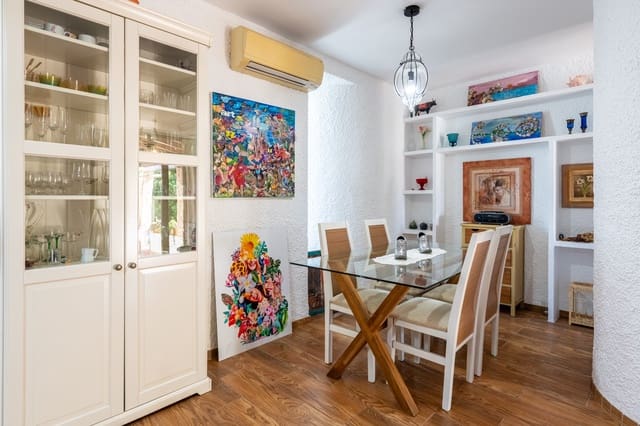 2 bedroom Apartment for sale in Portocristo / Port de Manacor, Manacor with pool - € 450,000 (Ref: 9267607)