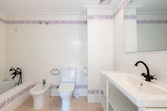 2 bedroom Apartment for rent in Portocristo / Port de Manacor, Manacor - € 2,150 (Ref: 9288269)