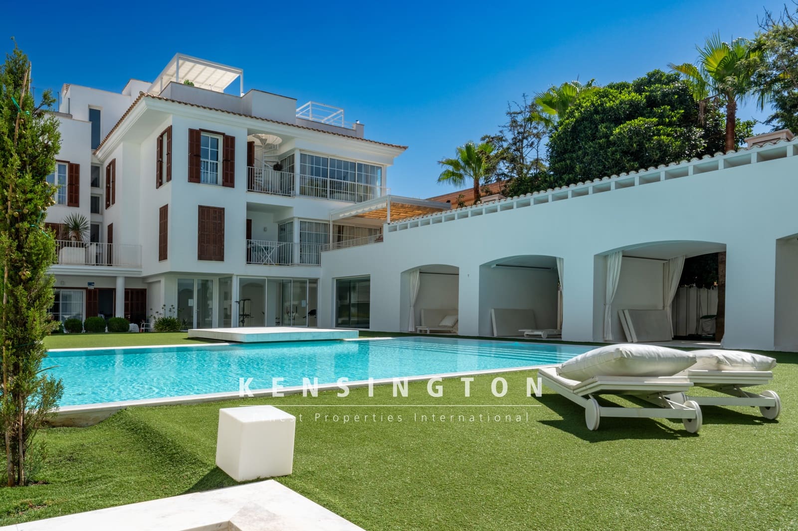 2 bedroom Apartment for sale in Portocristo / Port de Manacor with pool garage - € 429,000 (Ref: 9342242)