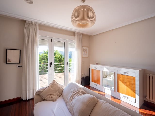 5 chambre Villa/Maison à vendre à Oviedo avec piscine garage - 530 000 € (Ref: 10145358)