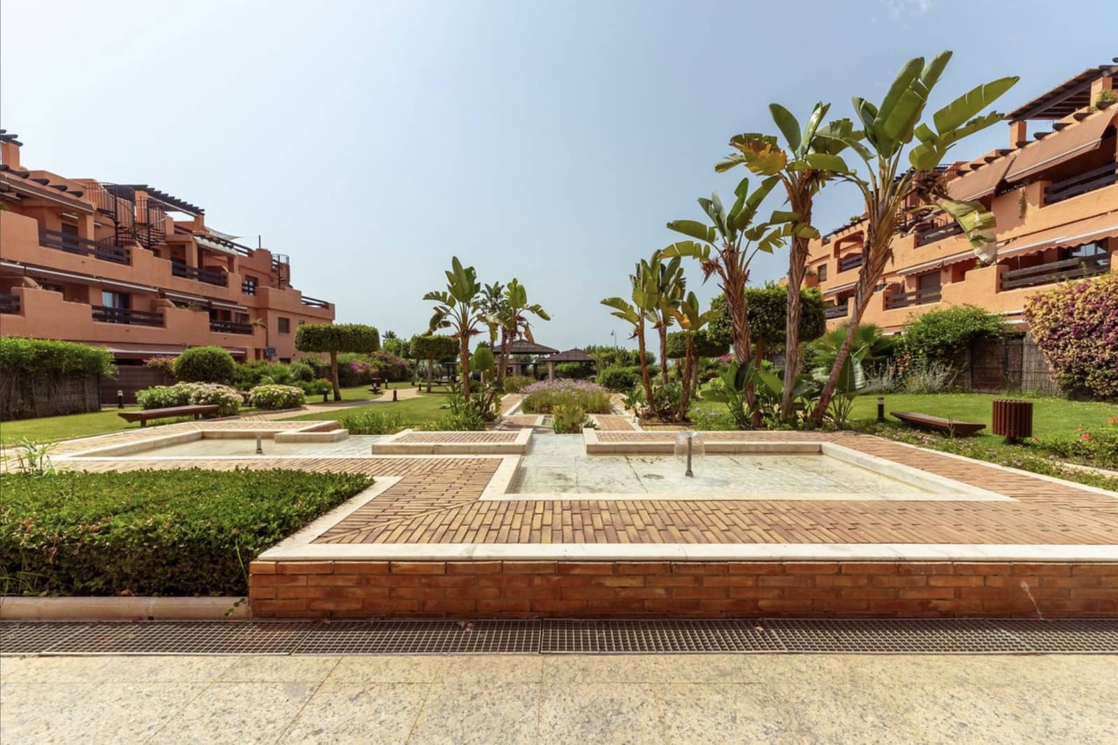 2 quarto Penthouse para venda em Estepona com piscina garagem - 850 000 € (Ref: 10025271)
