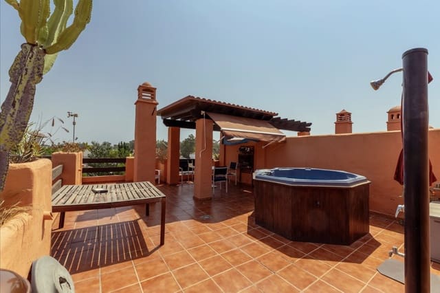 2 quarto Penthouse para venda em Estepona com piscina garagem - 850 000 € (Ref: 10025271)
