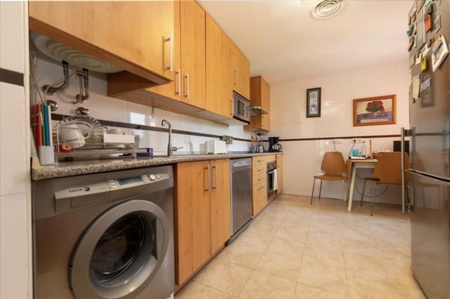 2 quarto Penthouse para venda em Estepona com piscina garagem - 850 000 € (Ref: 10025271)