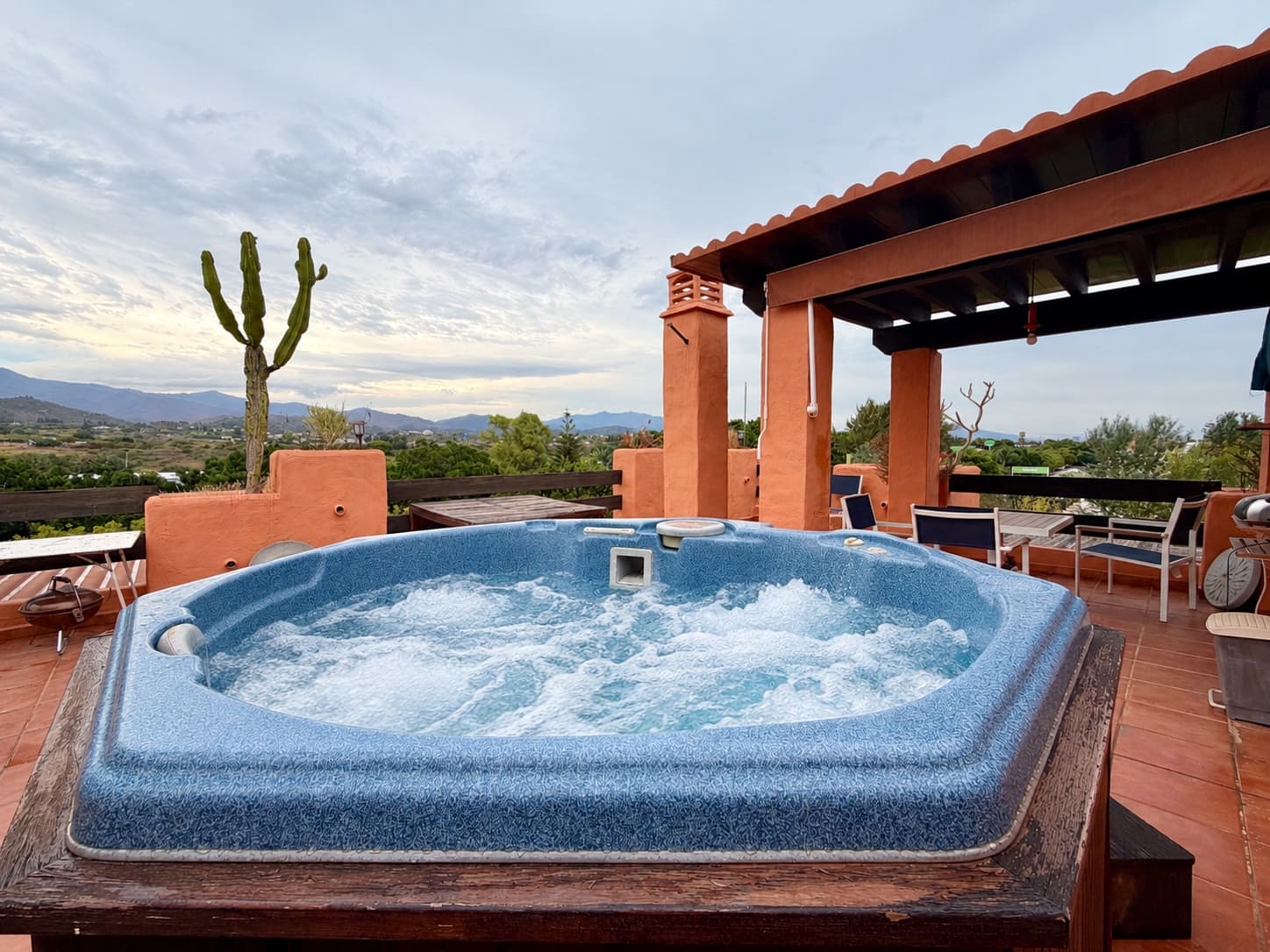 2 soverom Penthouse til salgs i Estepona med svømmebasseng garasje - € 730 000 (Ref: 10025271)