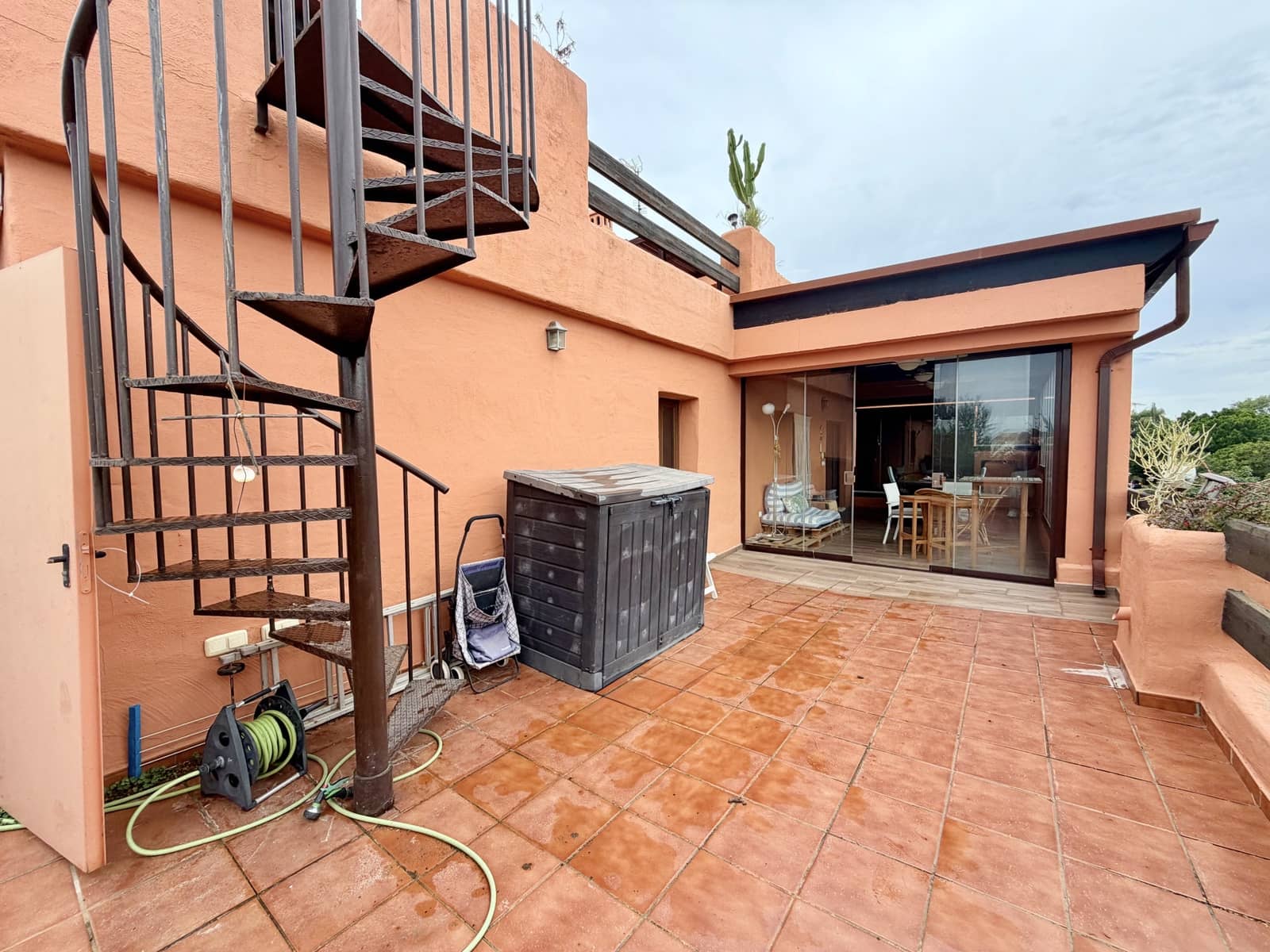 2 soverom Penthouse til salgs i Estepona med svømmebasseng garasje - € 730 000 (Ref: 10025271)