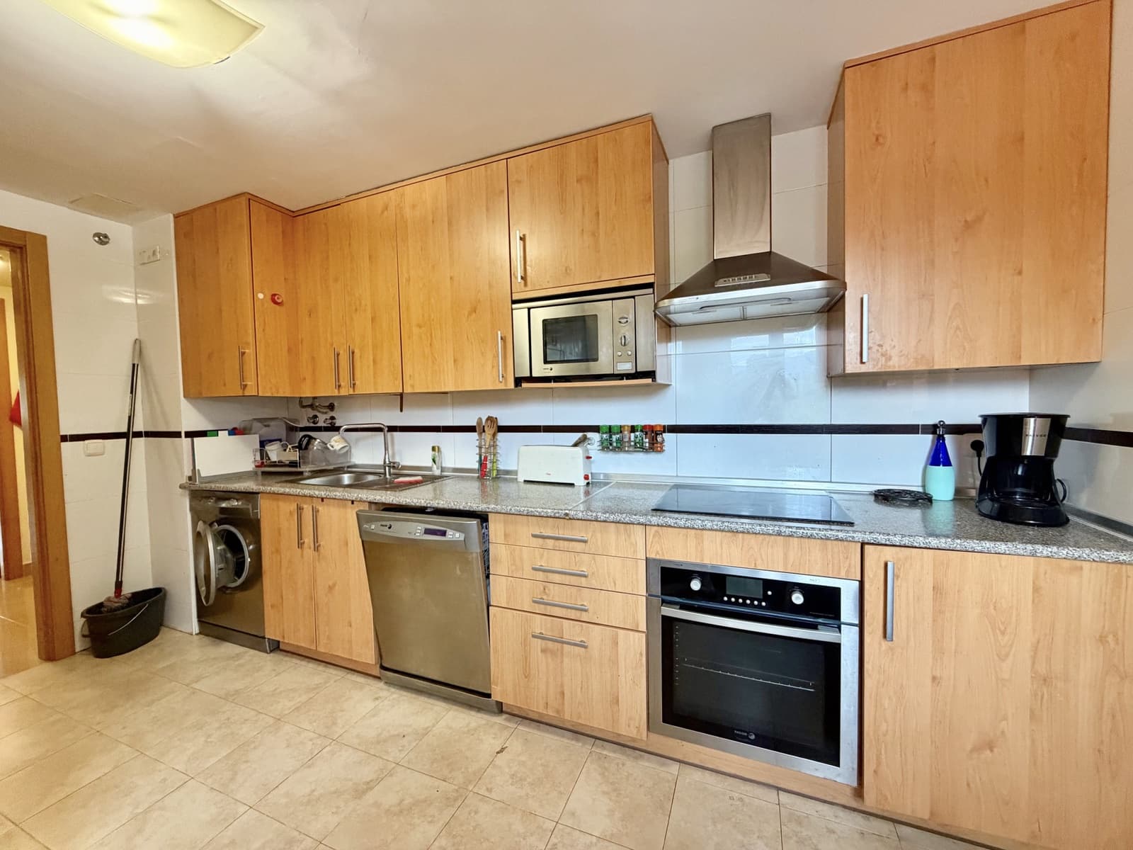 2 soverom Penthouse til salgs i Estepona med svømmebasseng garasje - € 730 000 (Ref: 10025271)