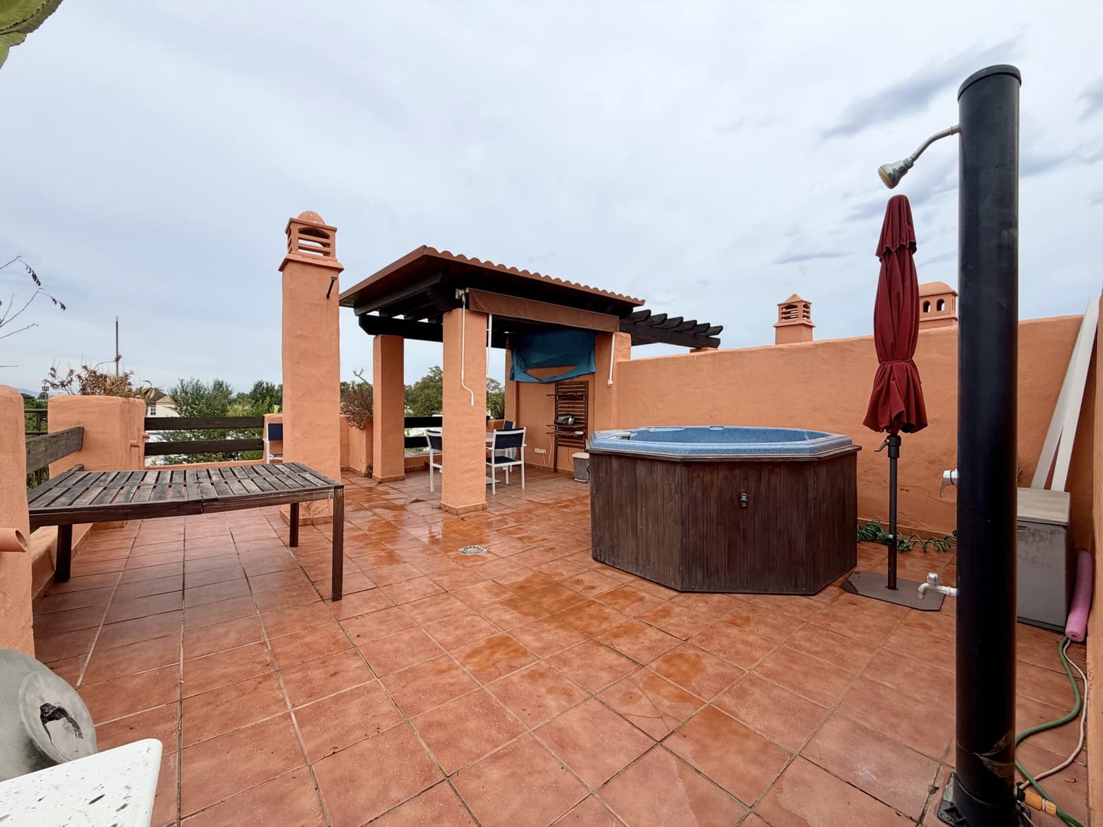 2 soverom Penthouse til salgs i Estepona med svømmebasseng garasje - € 730 000 (Ref: 10025271)