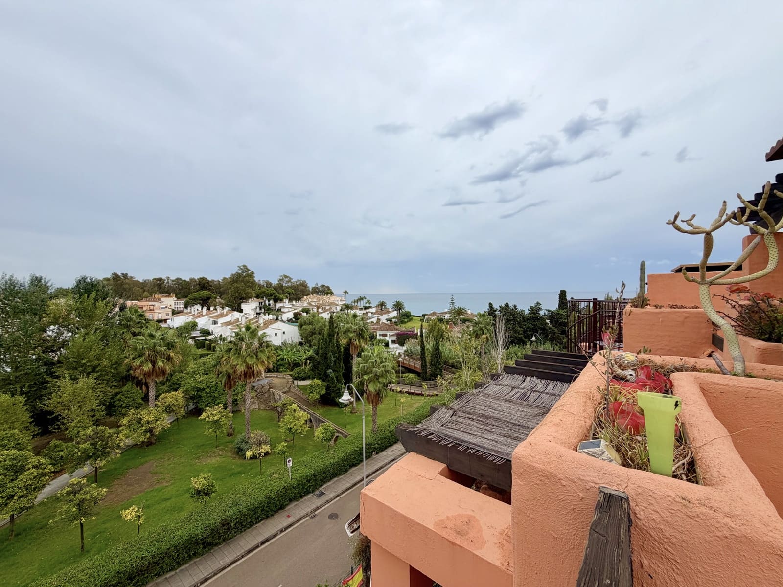 2 soverom Penthouse til salgs i Estepona med svømmebasseng garasje - € 730 000 (Ref: 10025271)