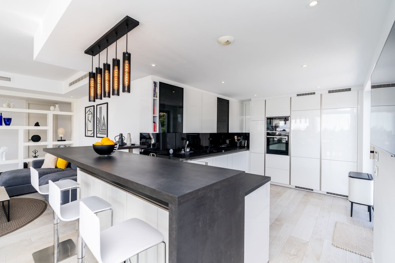 3 sypialnia Apartament na sprzedaż w Casares z basenem garażem - 790 000 € (Ref: 10035050)