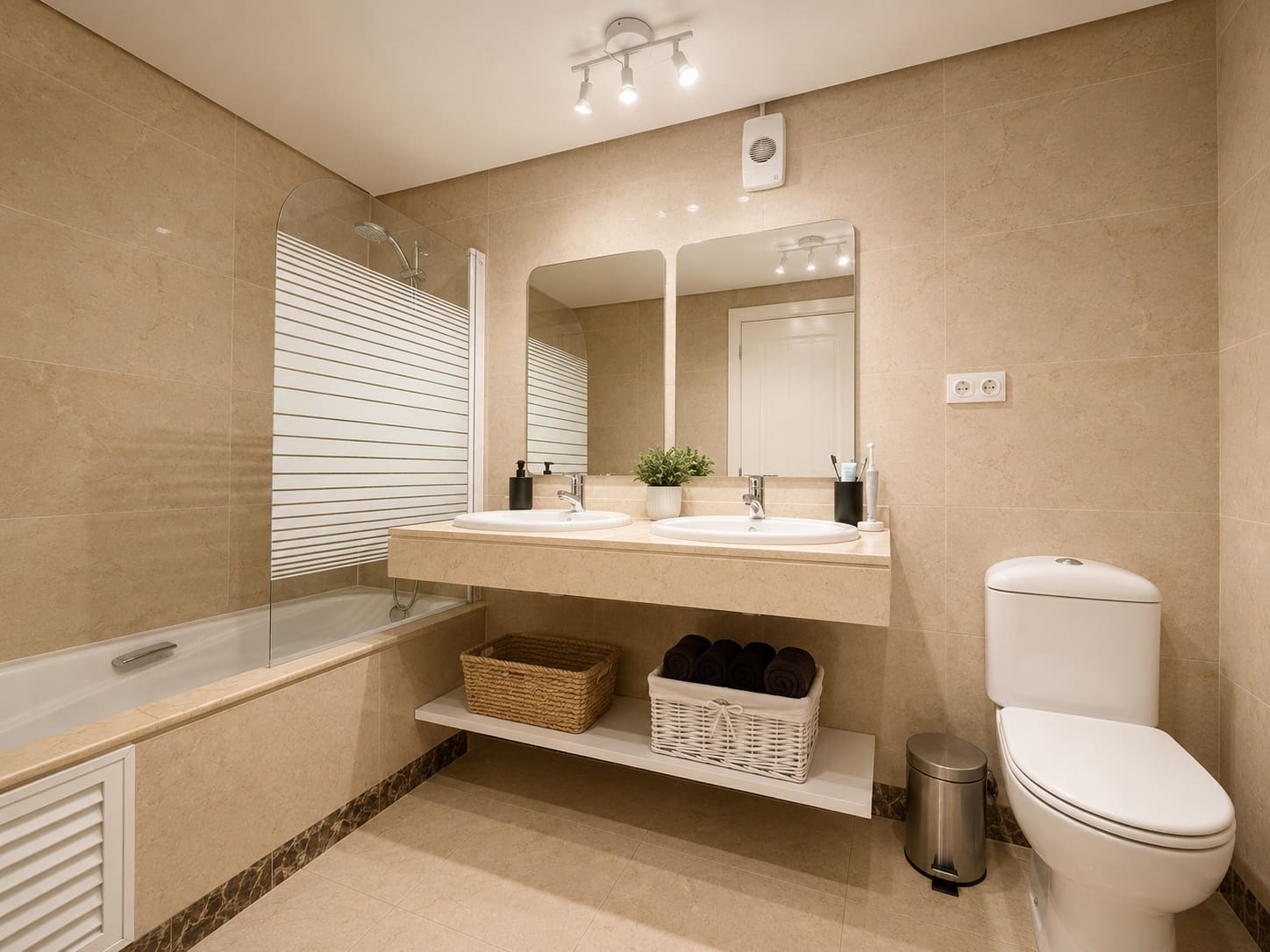 2 bedroom Apartment for rent in Manilva with pool garage - € 1,400 (Ref: 10037120)