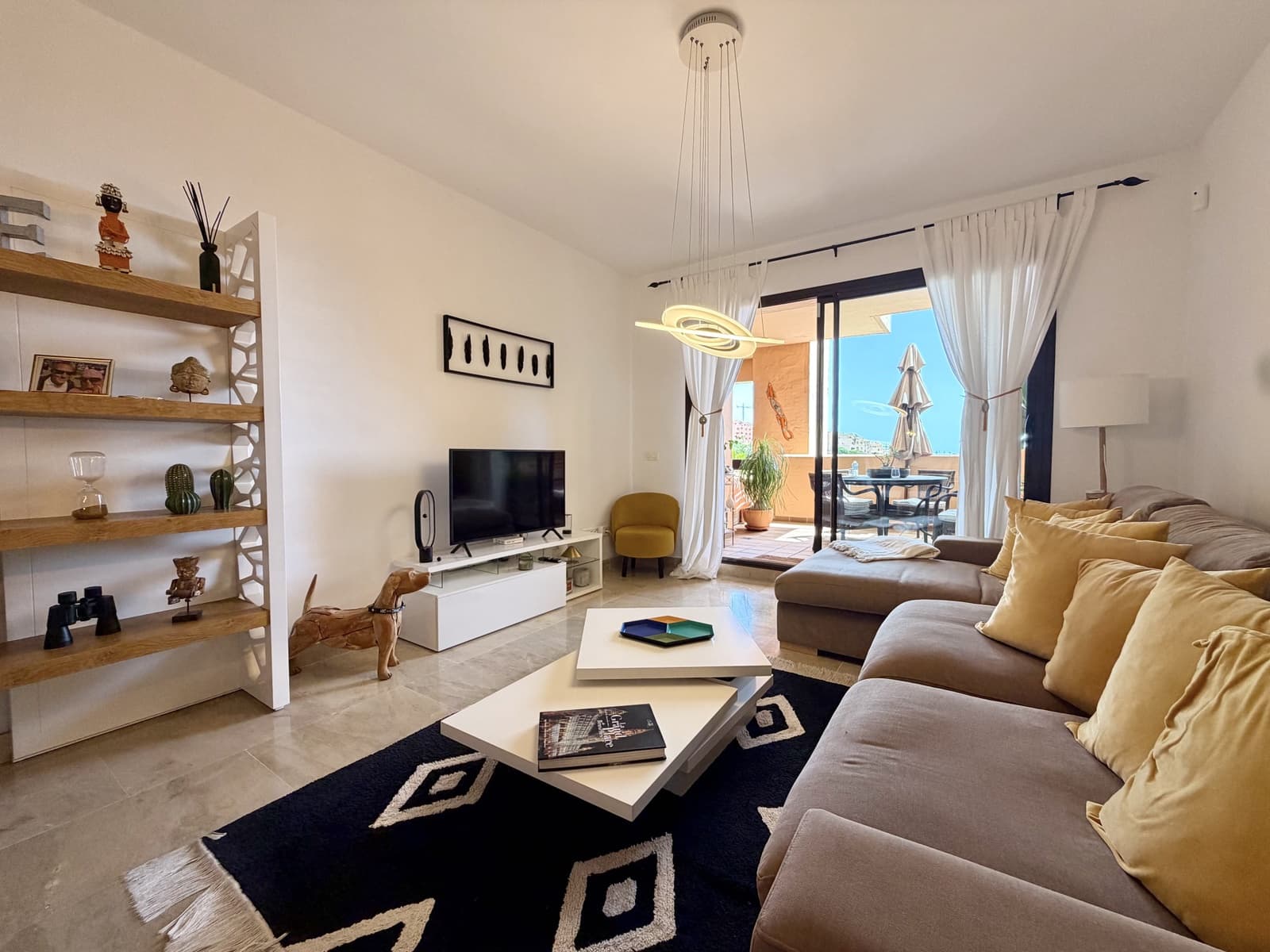 2 bedroom Apartment for rent in Manilva with pool garage - € 1,400 (Ref: 10037120)