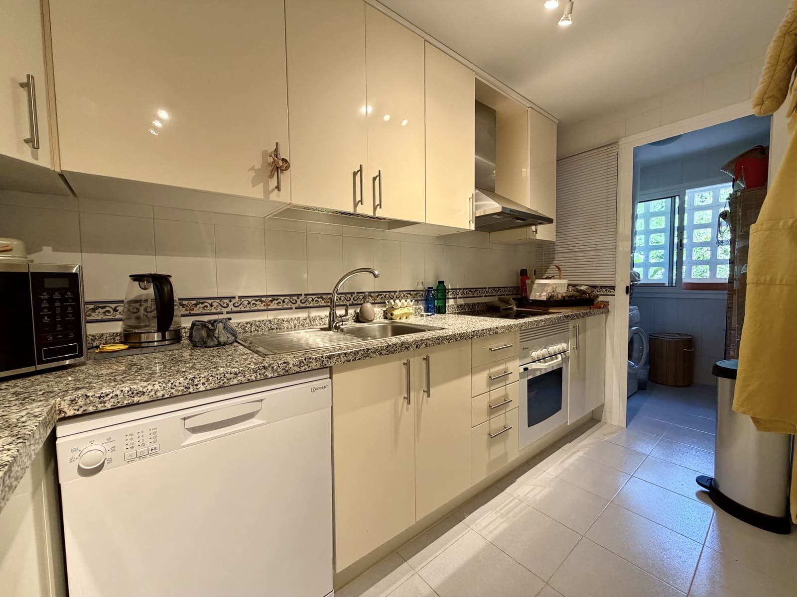 2 bedroom Apartment for rent in Manilva with pool garage - € 1,400 (Ref: 10037120)