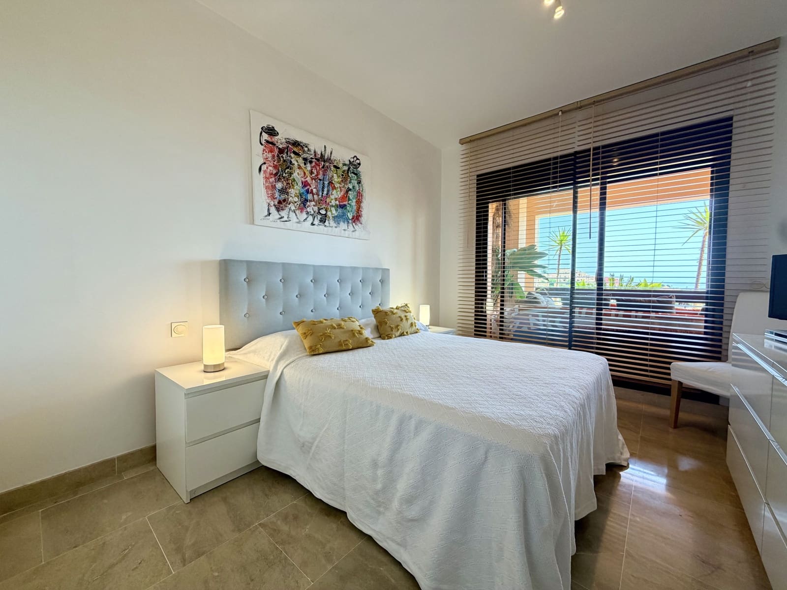 2 bedroom Apartment for rent in Manilva with pool garage - € 1,400 (Ref: 10037120)