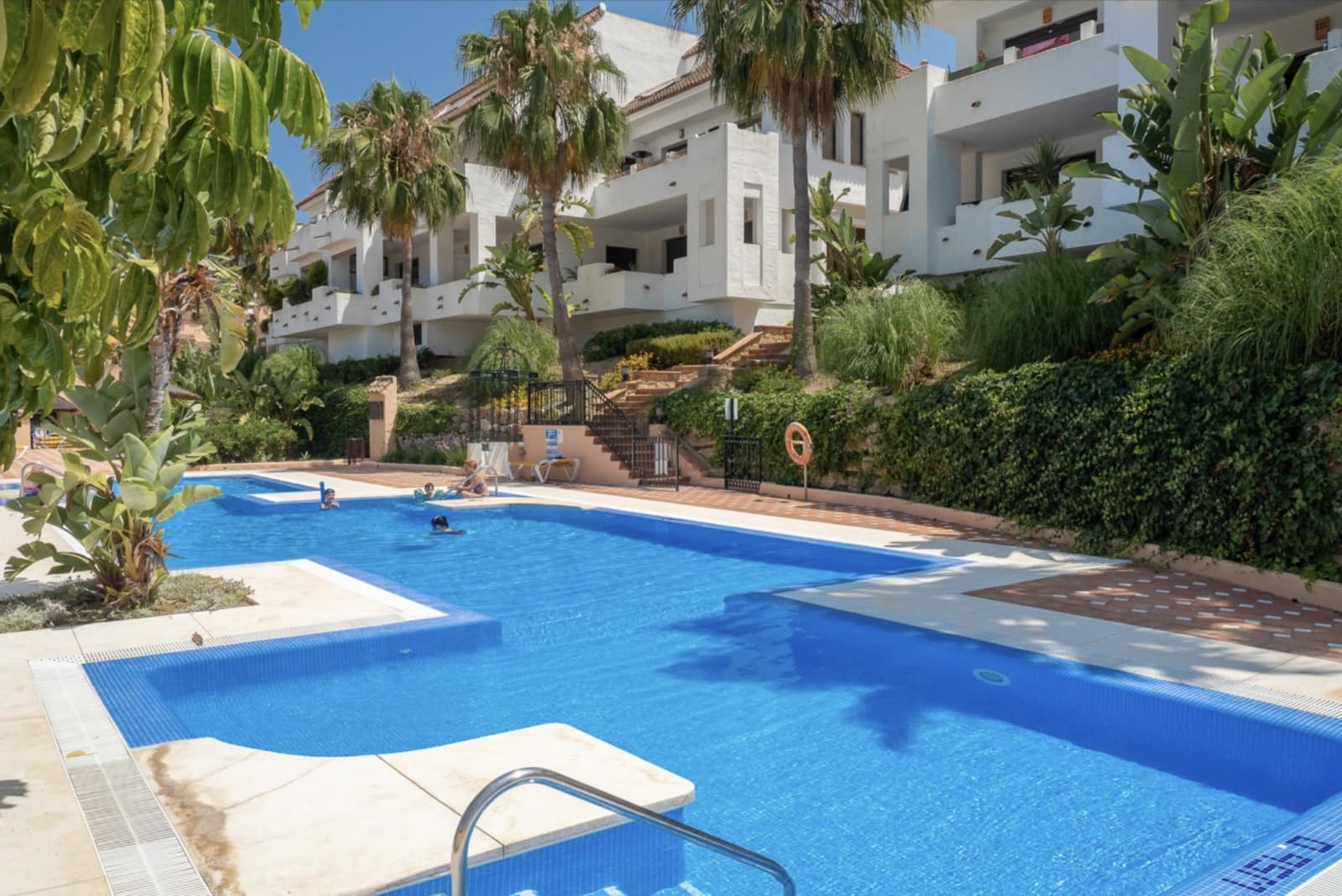 2 bedroom Apartment for rent in Manilva with pool garage - € 1,400 (Ref: 10037120)