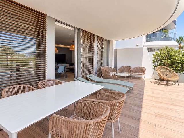 2 slaapkamer Appartement te koop in Guadalobón, Estepona met zwembad garage - € 898.000 (Ref: 10075447)