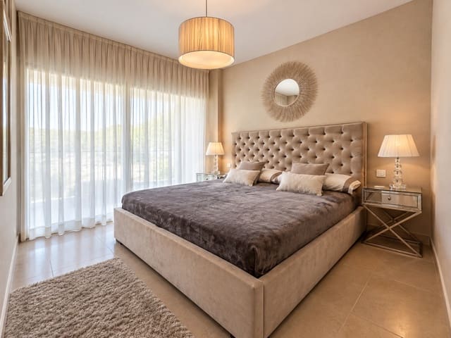 2 slaapkamer Appartement te koop in Guadalobón, Estepona met zwembad garage - € 898.000 (Ref: 10075447)