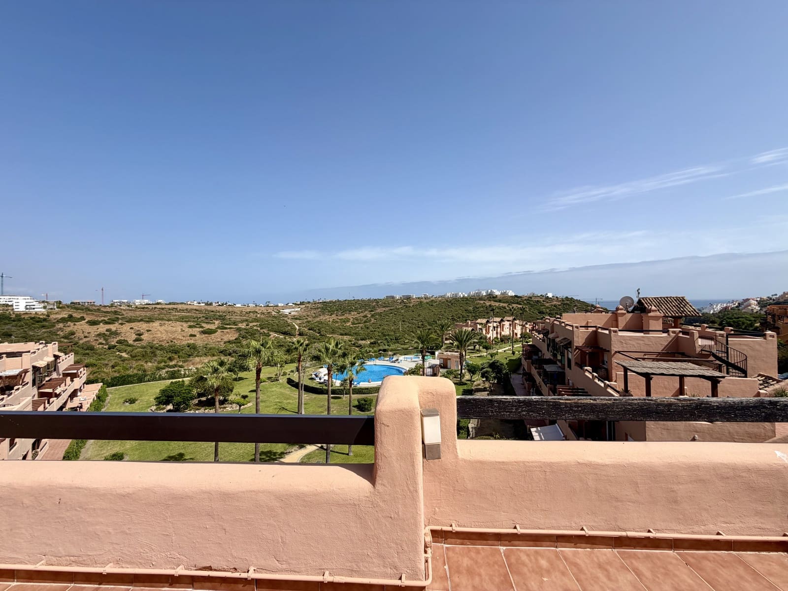 3 sypialnia Penthouse do wynajęcia w Casares z basenem garażem - 1 600 € (Ref: 10077762)