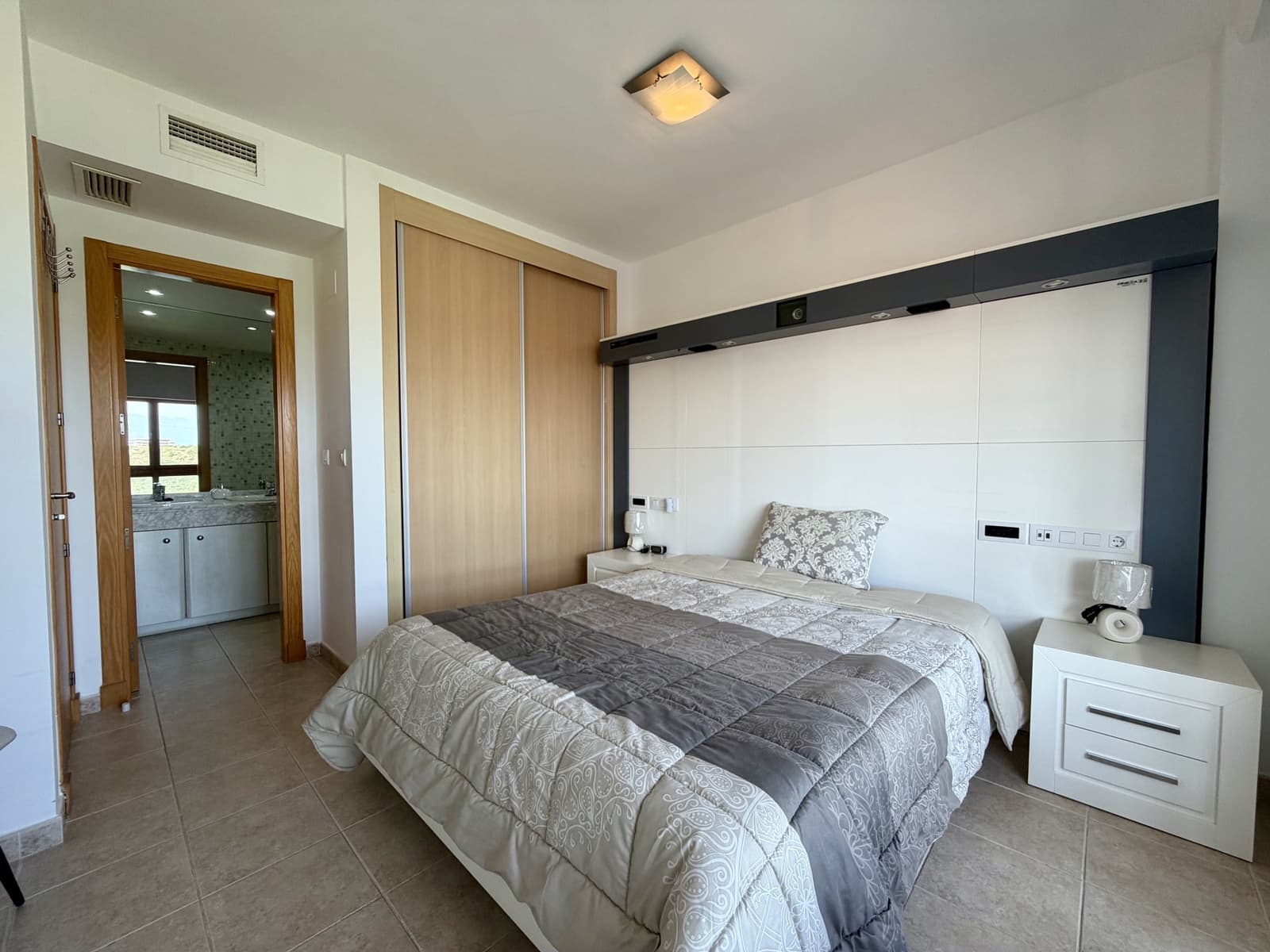 3 sypialnia Penthouse do wynajęcia w Casares z basenem garażem - 1 600 € (Ref: 10077762)