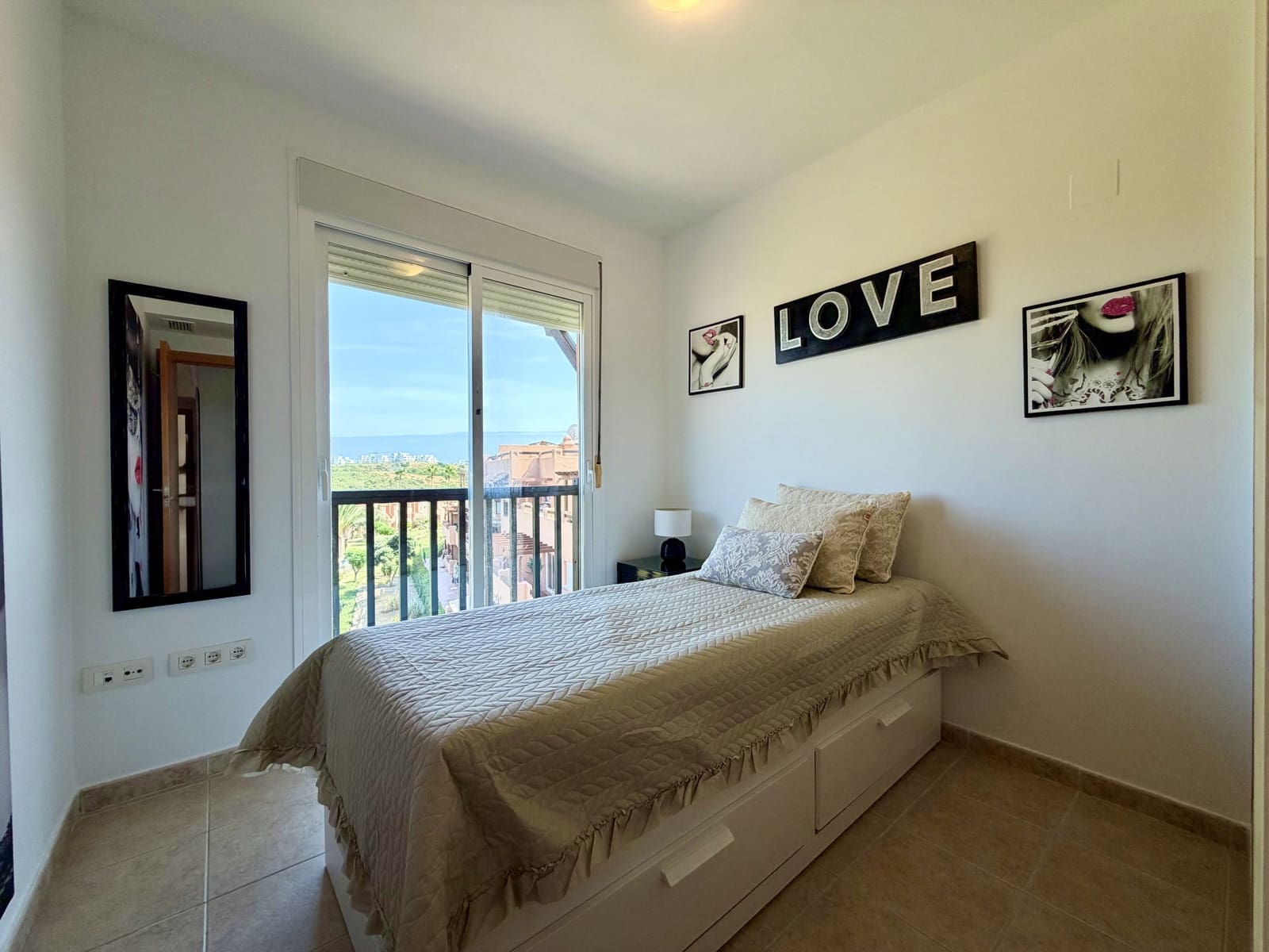 3 sypialnia Penthouse do wynajęcia w Casares z basenem garażem - 1 600 € (Ref: 10077762)