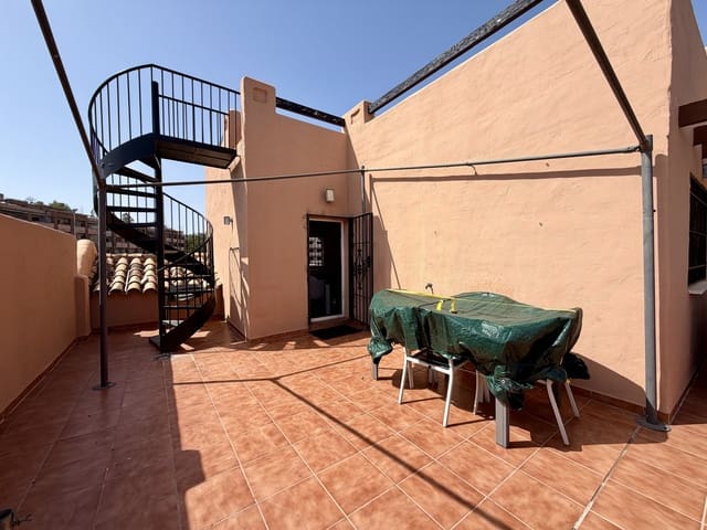 3 sypialnia Penthouse do wynajęcia w Casares Golf - Casares del Sol, Casares z basenem garażem - 1 600 € (Ref: 10077762)