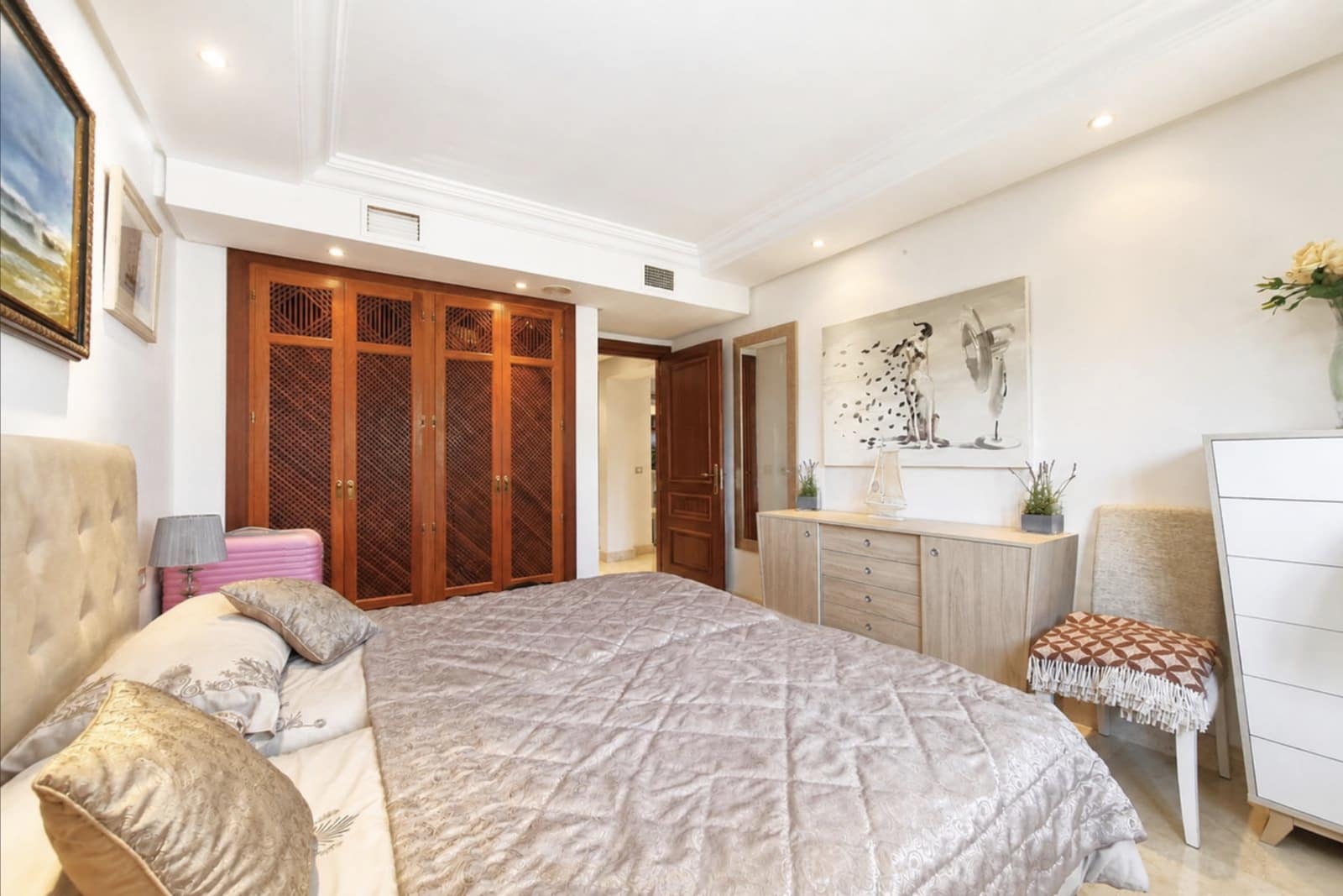 2 quarto Apartamento para venda em Estepona com piscina garagem - 750 000 € (Ref: 10077763)