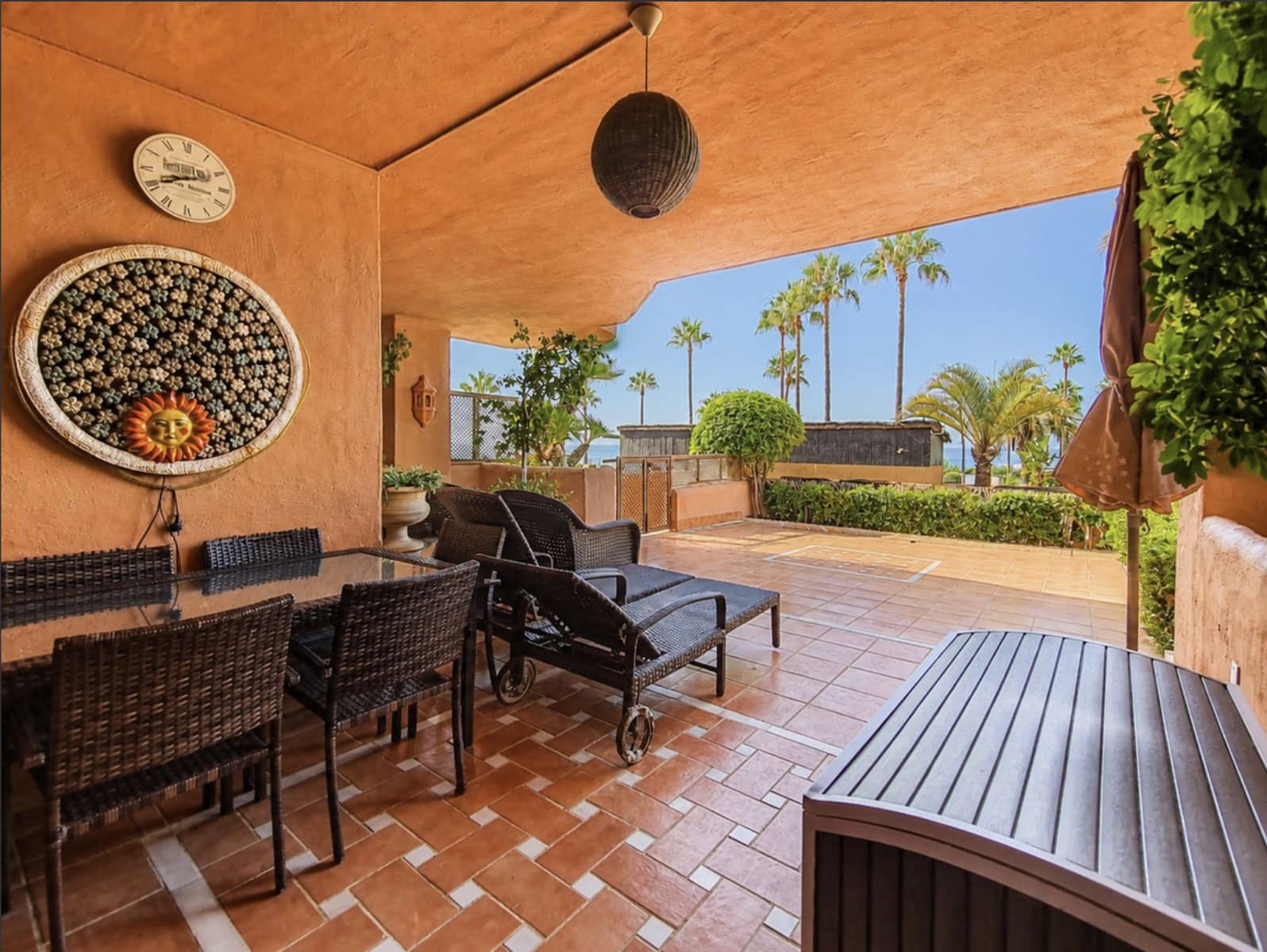 2 quarto Apartamento para venda em Estepona com piscina garagem - 750 000 € (Ref: 10077763)