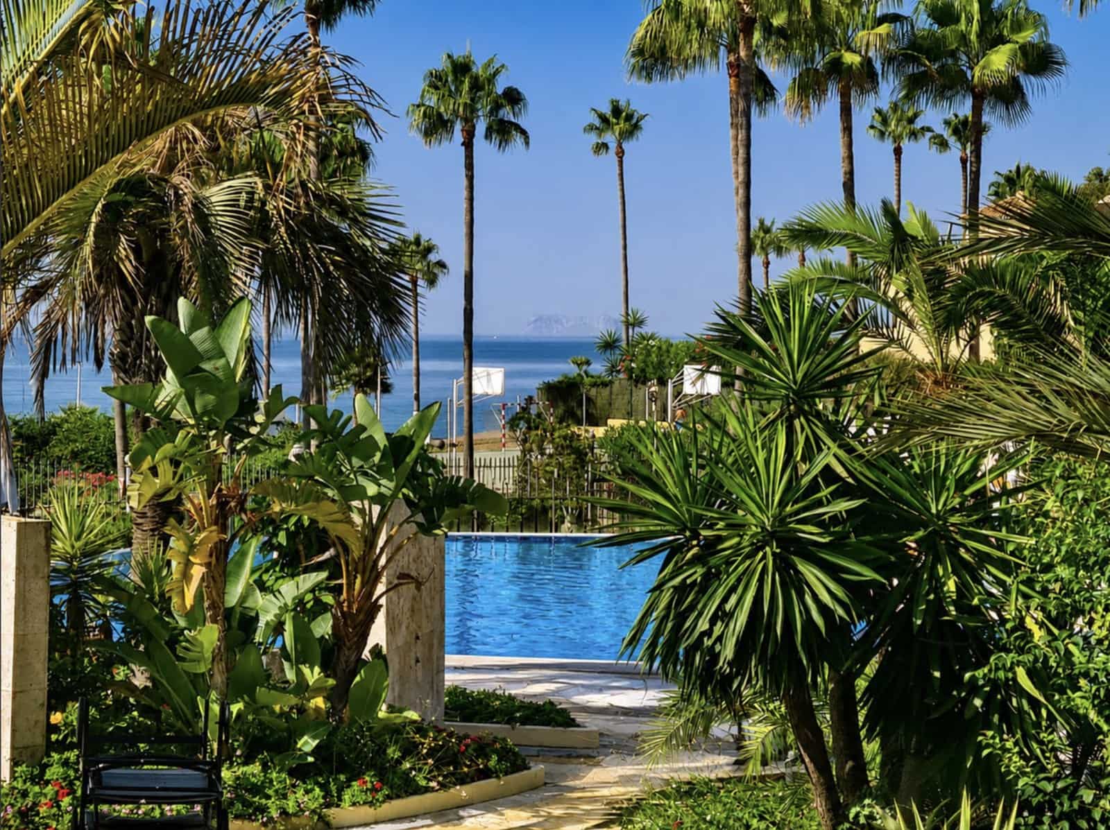 2 quarto Apartamento para venda em Estepona com piscina garagem - 750 000 € (Ref: 10077763)
