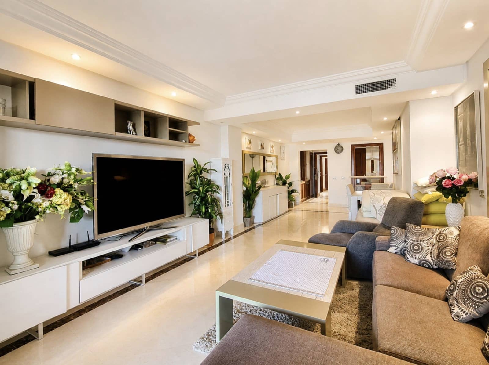 2 quarto Apartamento para venda em Estepona com piscina garagem - 750 000 € (Ref: 10077763)