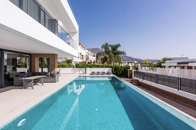 3 Zimmer Villa zu verkaufen in Valle Romano Golf, Estepona mit Pool Garage - 1.395.000 € (Ref: 10080590)