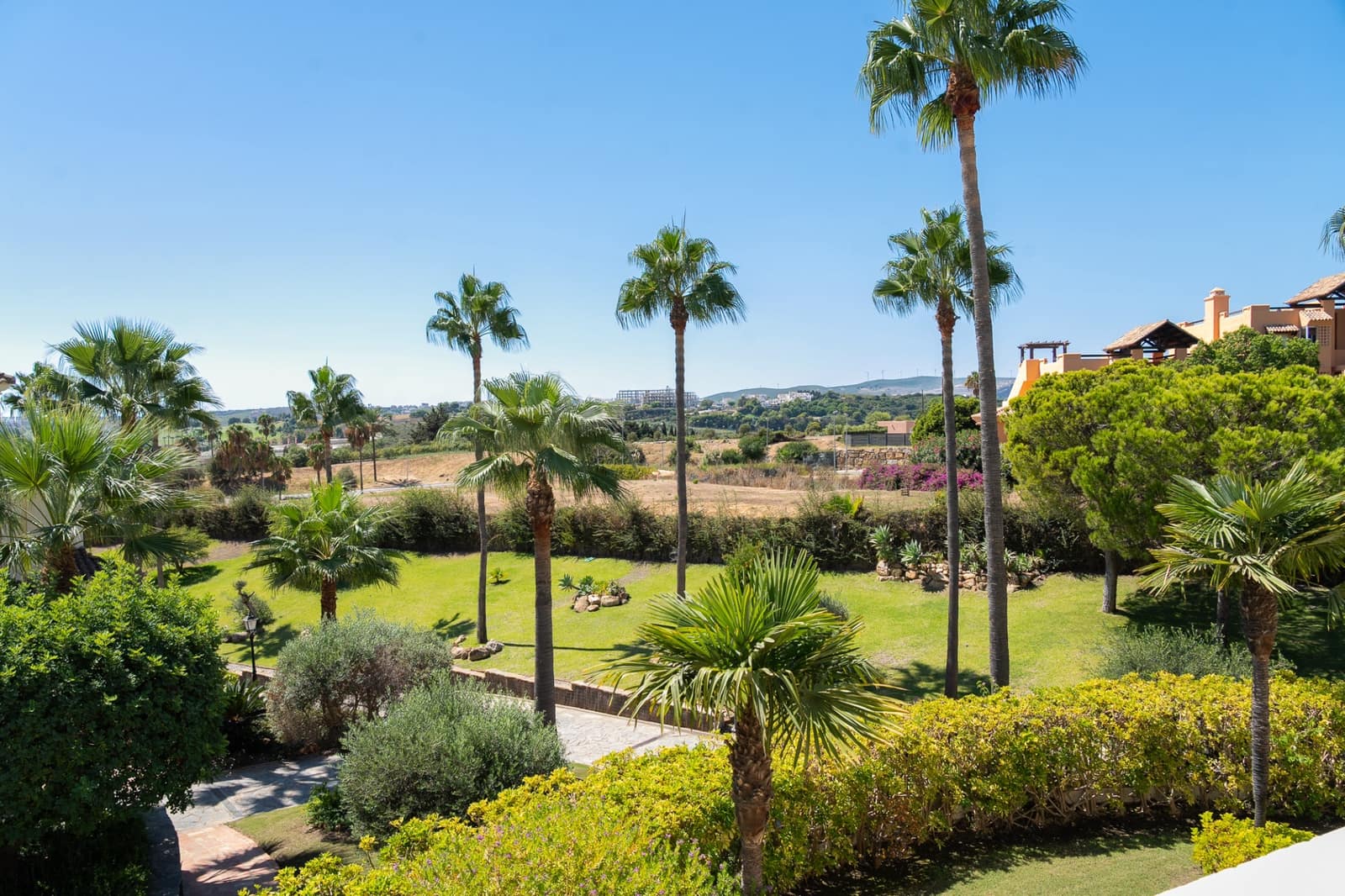 2 soveværelse Lejlighed til salg i Casares med swimmingpool garage - € 415.000 (Ref: 10097954)