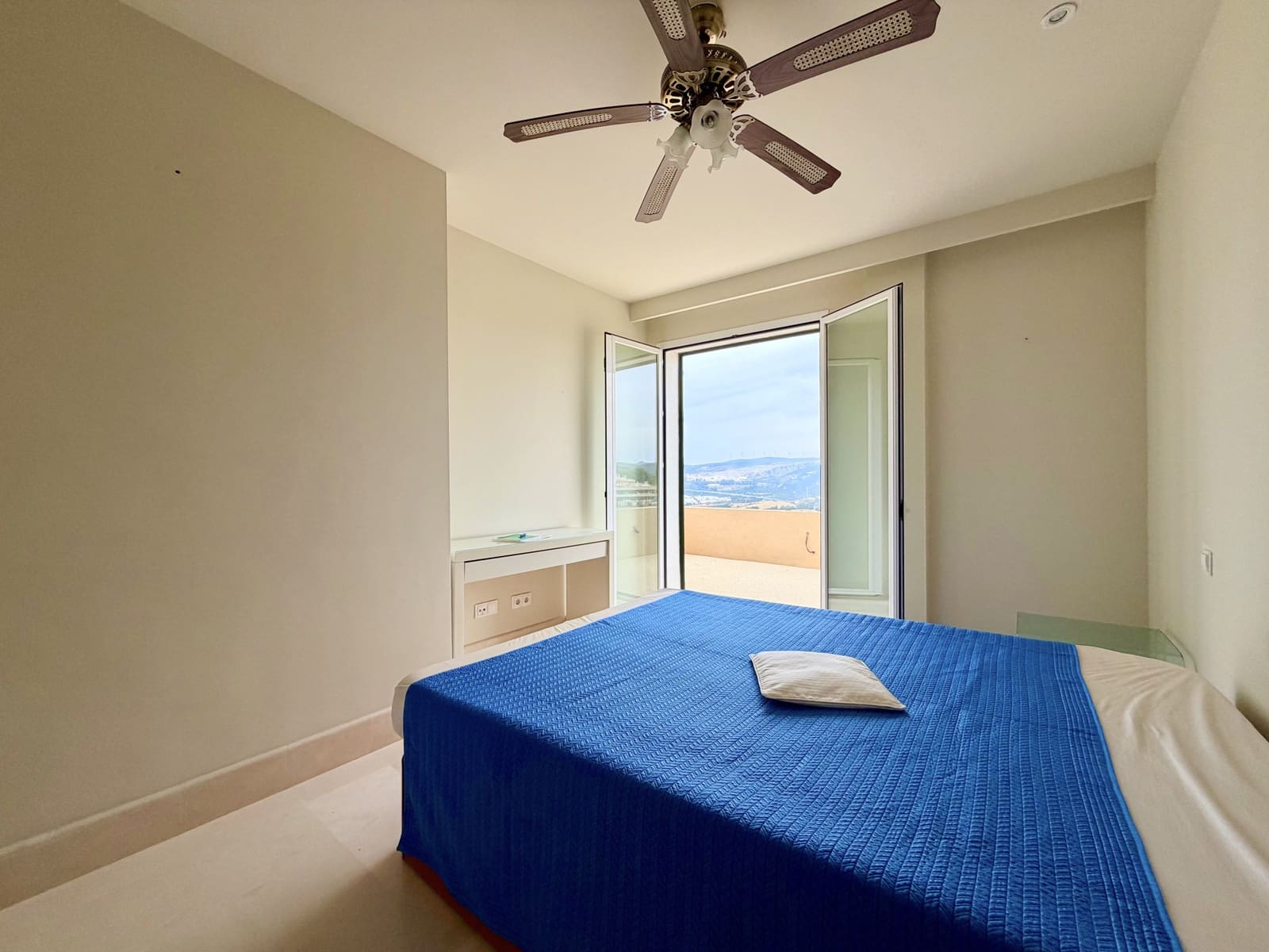 3 chambre Penthouse à vendre à Casares avec piscine garage - 560 000 € (Ref: 10135853)