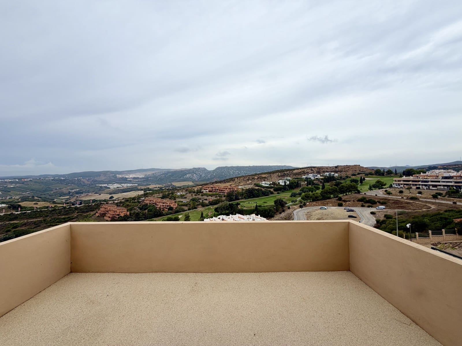 3 chambre Penthouse à vendre à Casares avec piscine garage - 560 000 € (Ref: 10135853)