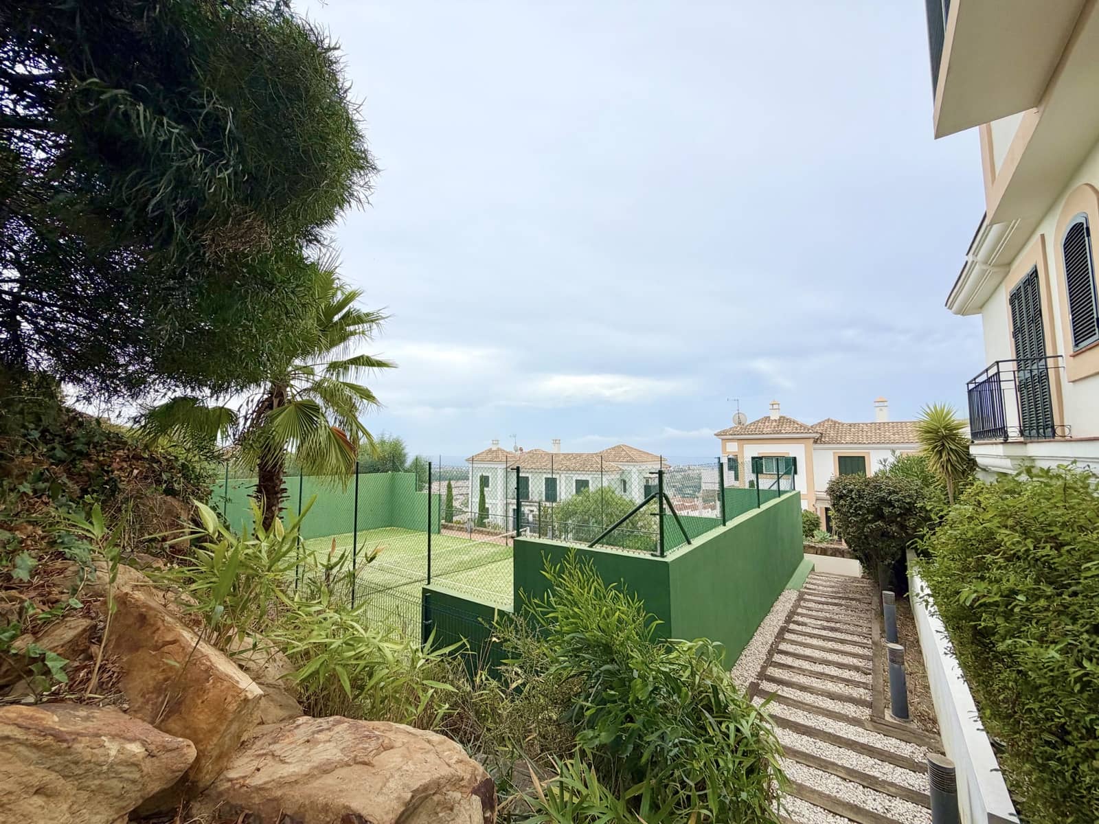 3 chambre Penthouse à vendre à Casares avec piscine garage - 560 000 € (Ref: 10135853)