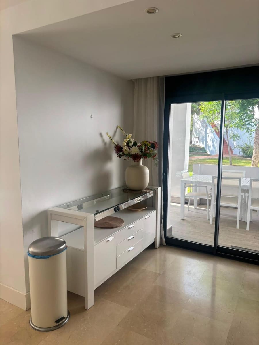 2 sypialnia Apartament do wynajęcia w Estepona z basenem garażem - 2 200 € (Ref: 10139373)