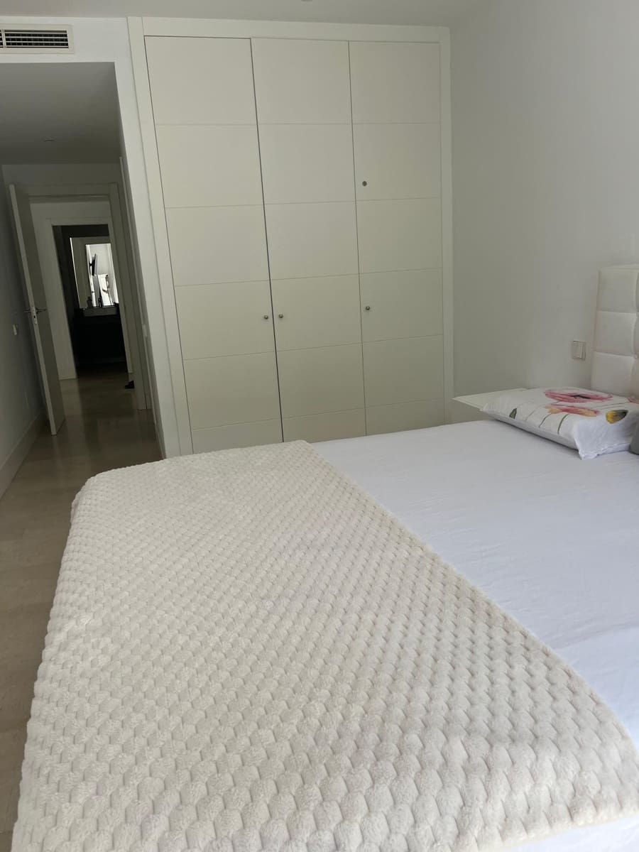 2 sypialnia Apartament do wynajęcia w Estepona z basenem garażem - 2 200 € (Ref: 10139373)