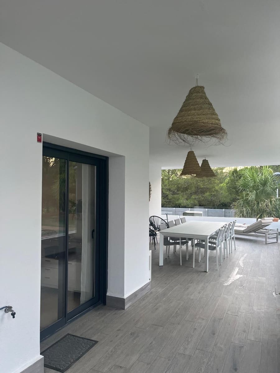 2 sypialnia Apartament do wynajęcia w Estepona z basenem garażem - 2 200 € (Ref: 10139373)
