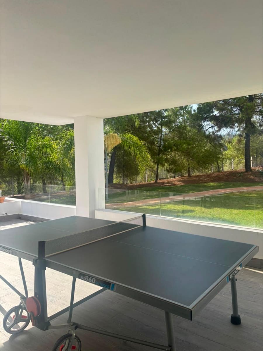 2 sypialnia Apartament do wynajęcia w Estepona z basenem garażem - 2 200 € (Ref: 10139373)
