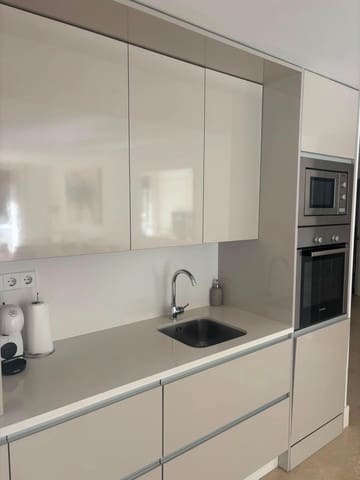 2 Zimmer Apartment zu vermieten in La Concha - Resina Golf, Estepona mit Pool Garage - 2.200 € (Ref: 10139373)