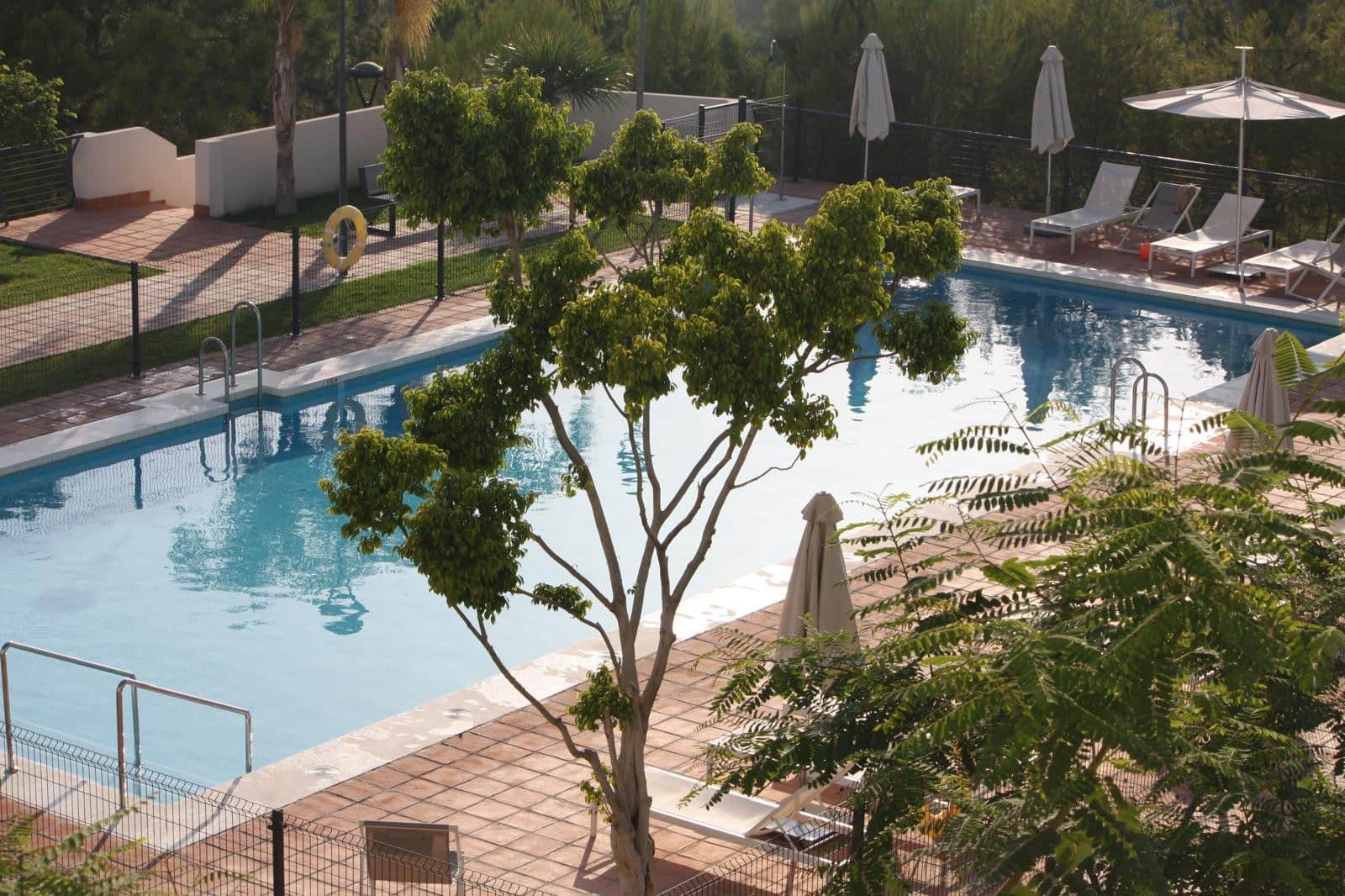 2 sypialnia Apartament do wynajęcia w Estepona z basenem garażem - 2 200 € (Ref: 10139373)