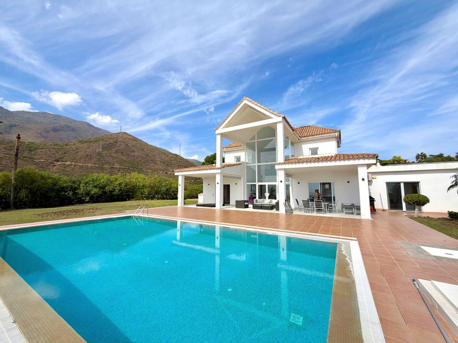 4 quarto Moradia para venda em Estepona com piscina garagem - 2 500 000 € (Ref: 10148440)